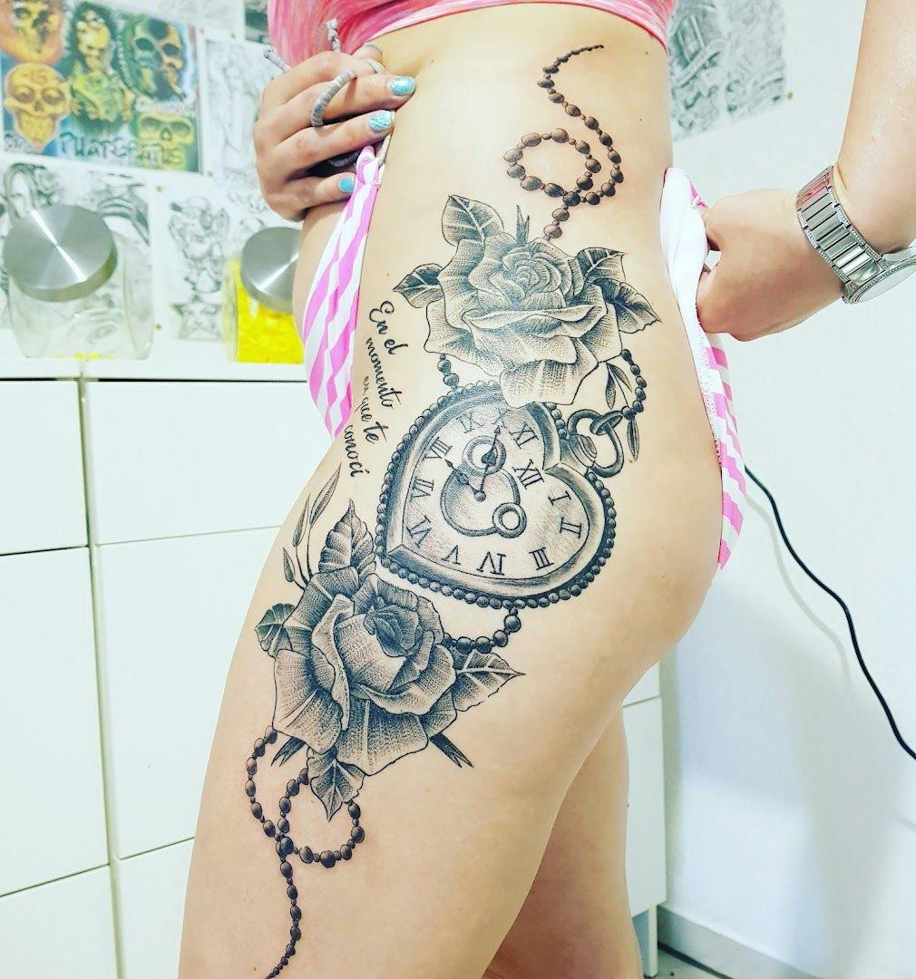 a woman with a japanische tattoos in leipzig on her thigh, anhalt-bitterfeld, germany
