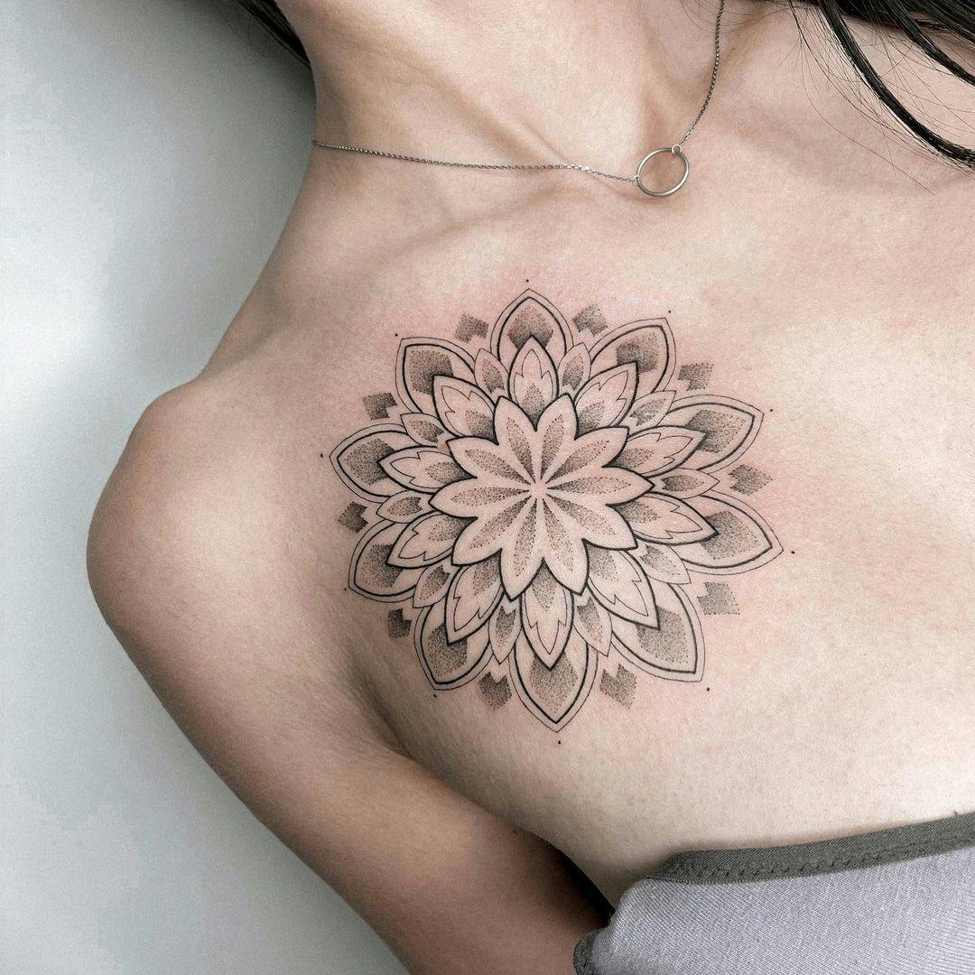a woman with a narben tattoo on her chest, kreisfreie stadt heilbronn, germany
