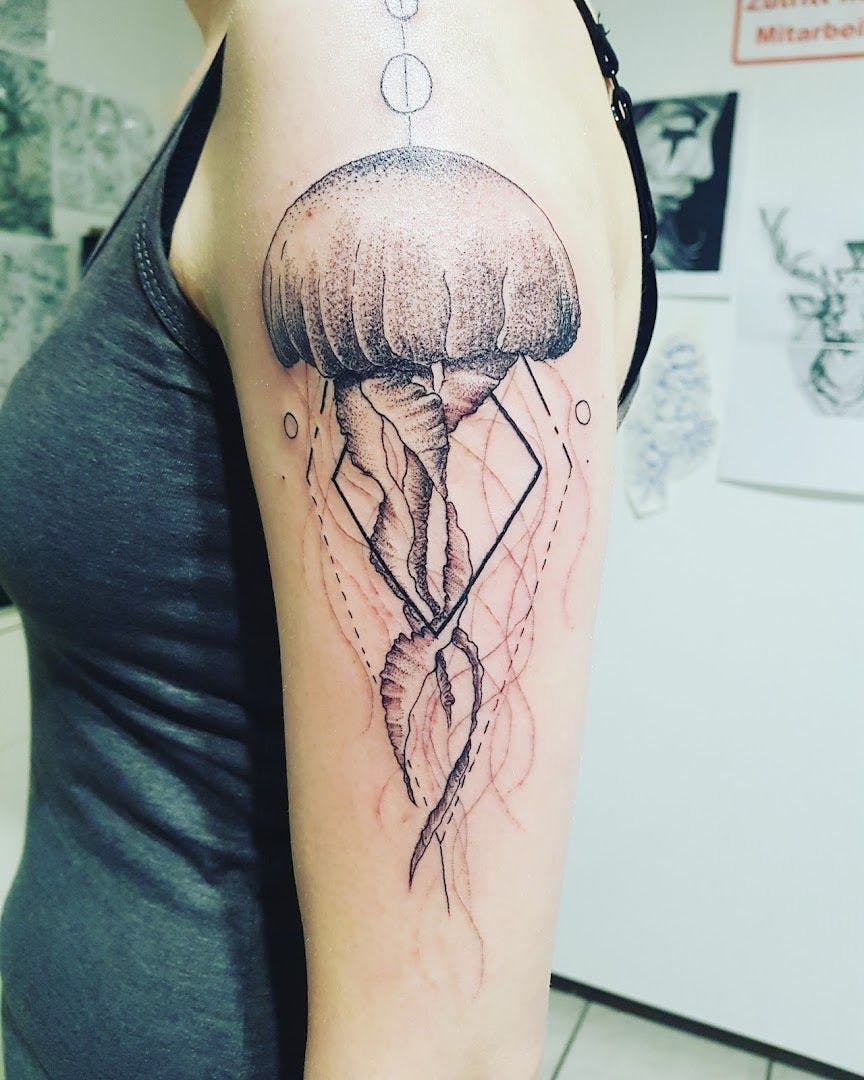 a japanische tattoos in leipzig of a jellyfish with a geometric design, anhalt-bitterfeld, germany