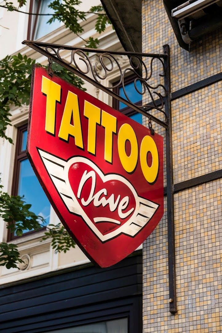 London Dave Tattoo Studio
