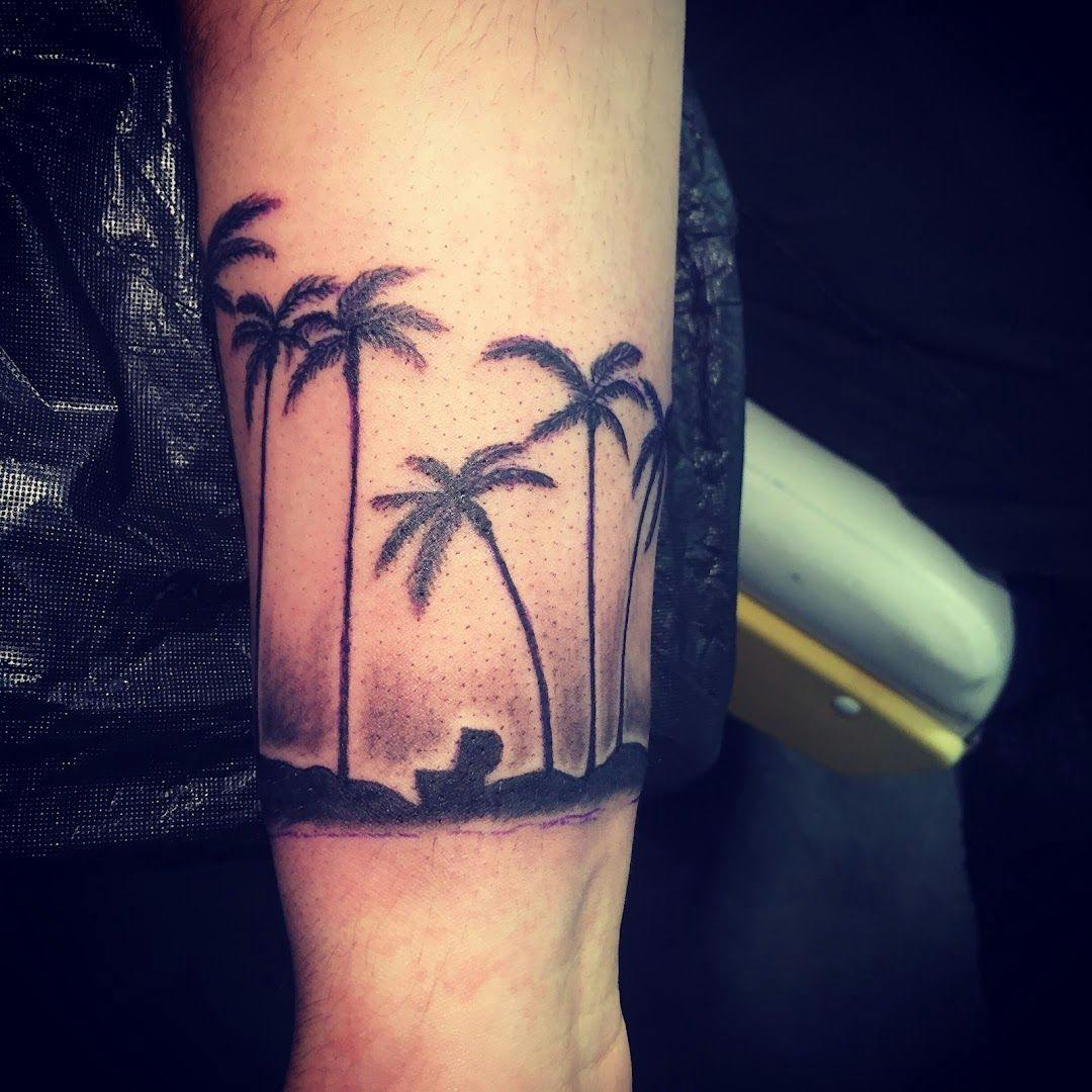 palm tree narben tattoo by tattooist, hamburg, germany