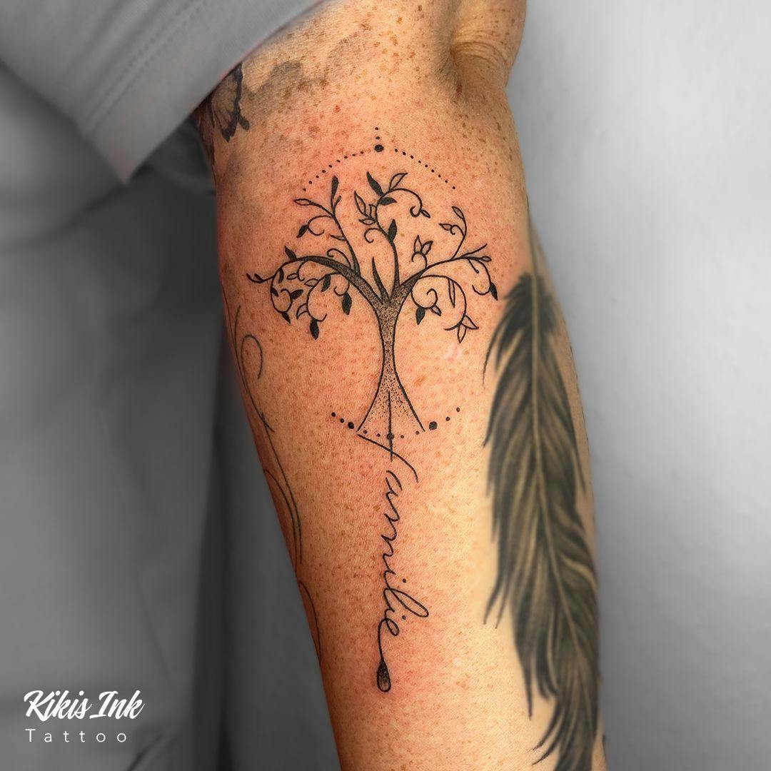 a narben tattoo with a tree and a bird on it, minden-lübbecke, germany